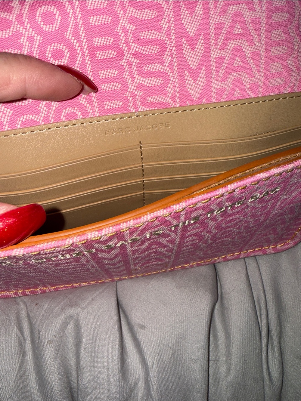 Marc Jacobs Pink Quilted Logo Mini Bag with Gold Chain - Picture 7 of 9
